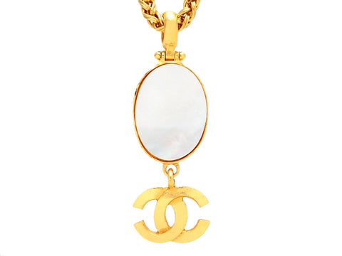 Authentic vintage Chanel necklace Oval White Shell CC logo double C