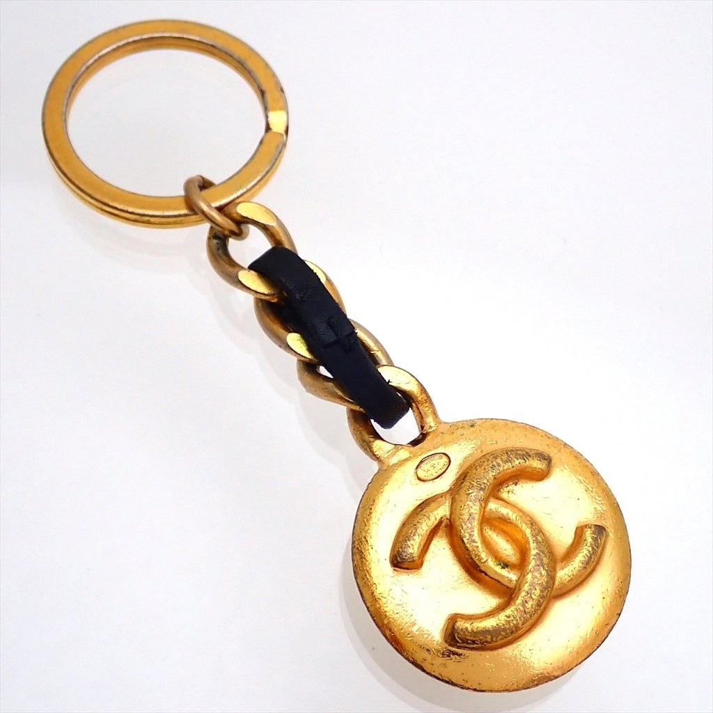 Authentic Vintage Chanel key chain ring CC logo black leather