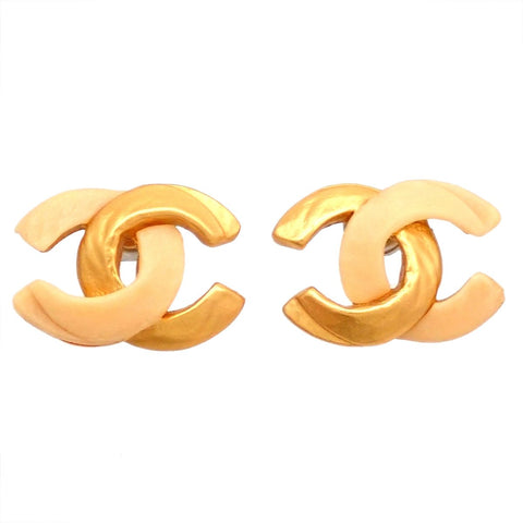 Auth Vintage Chanel stud earrings CC logo double C small