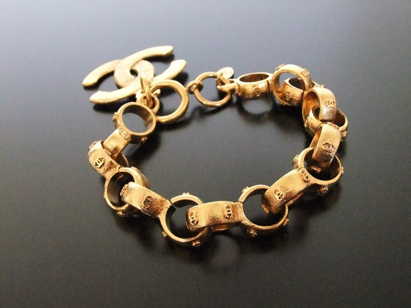 chanel gold bangle bracelet vintage