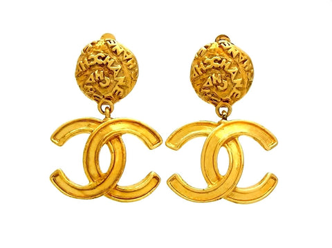 Vintage Chanel dangle earrings CC logo