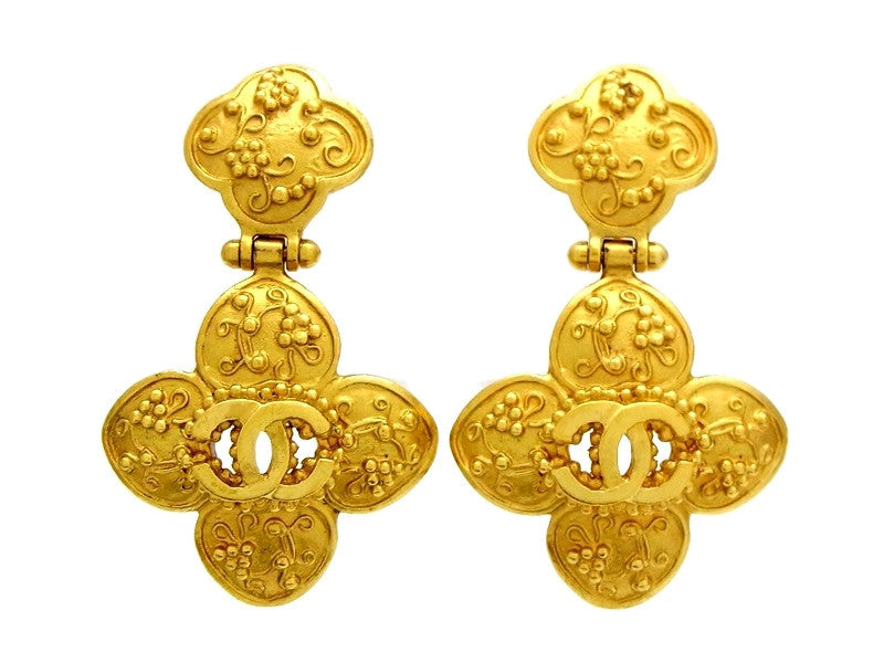 Vintage Chanel earrings CC logo clover dangle