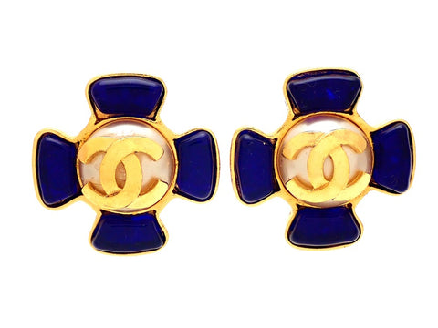 Authentic vintage Chanel earrings Flower Blue Stones White Round Centered CC logo