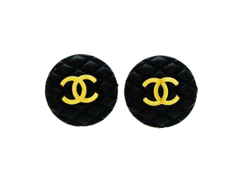 Chanel earring CC logo black quilted round Authentic