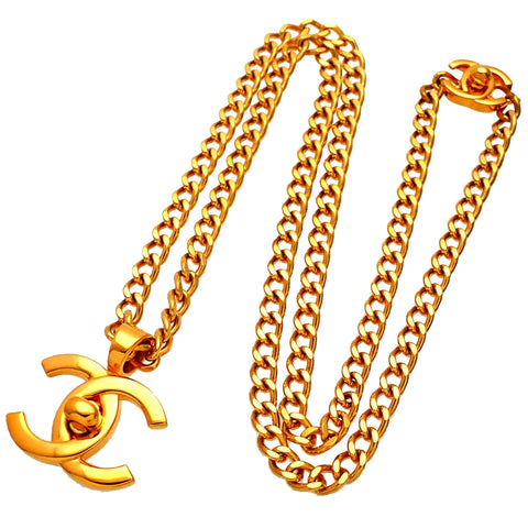 Authentic vintage Chanel necklace Turnlock CC logo Double C
