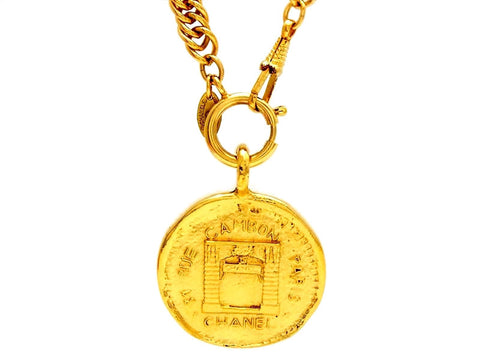 Vintage Chanel necklace rue cambon paris medallion