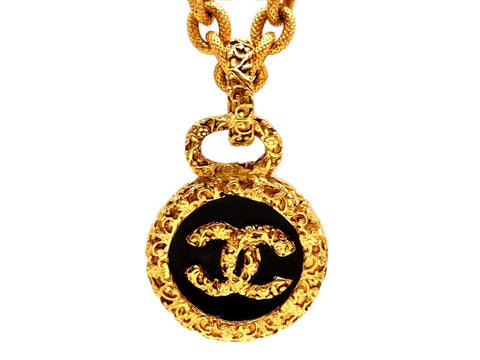 Vintage Chanel necklace CC logo black round