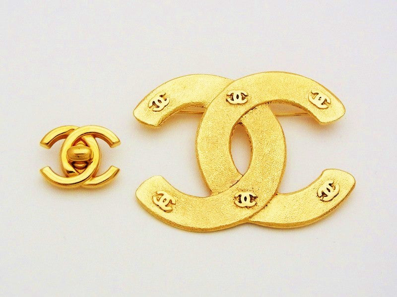 chanel safety pin