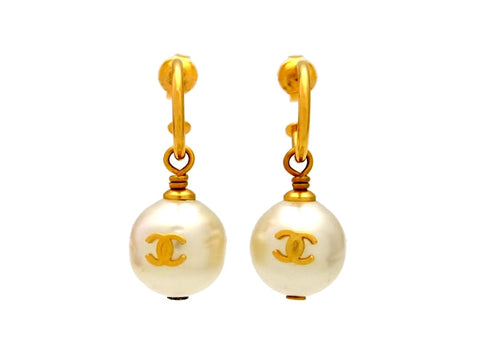 Vintage Chanel stud earrings pearl dangle